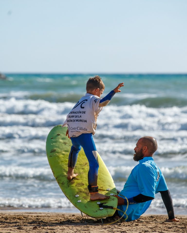 Instagram post from encostacalida. This post is in position 4.